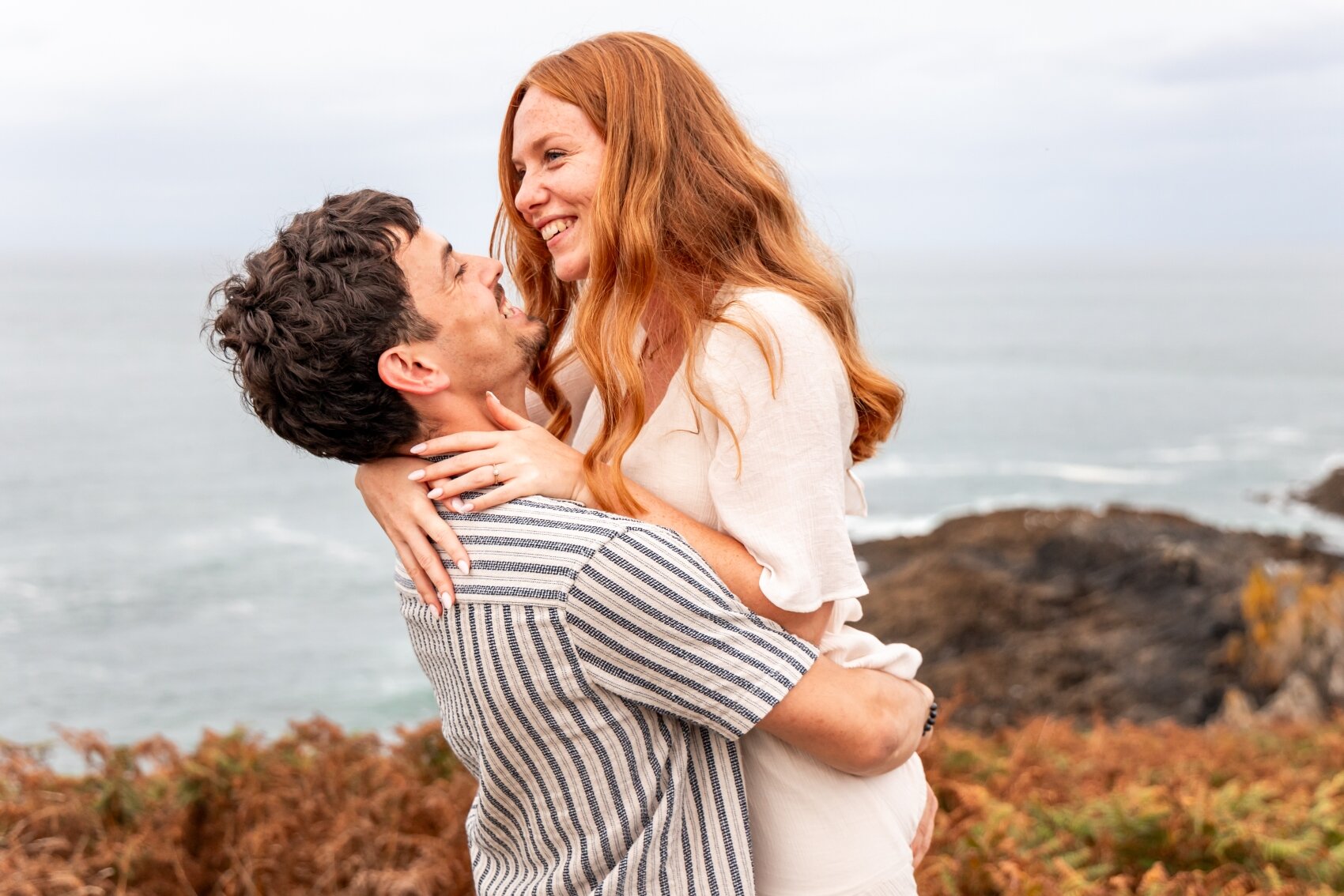 photographe mariage seance engagement fiancailles joie amoureux bord de mer saint malo dinard dinan naturels ameliegraphie