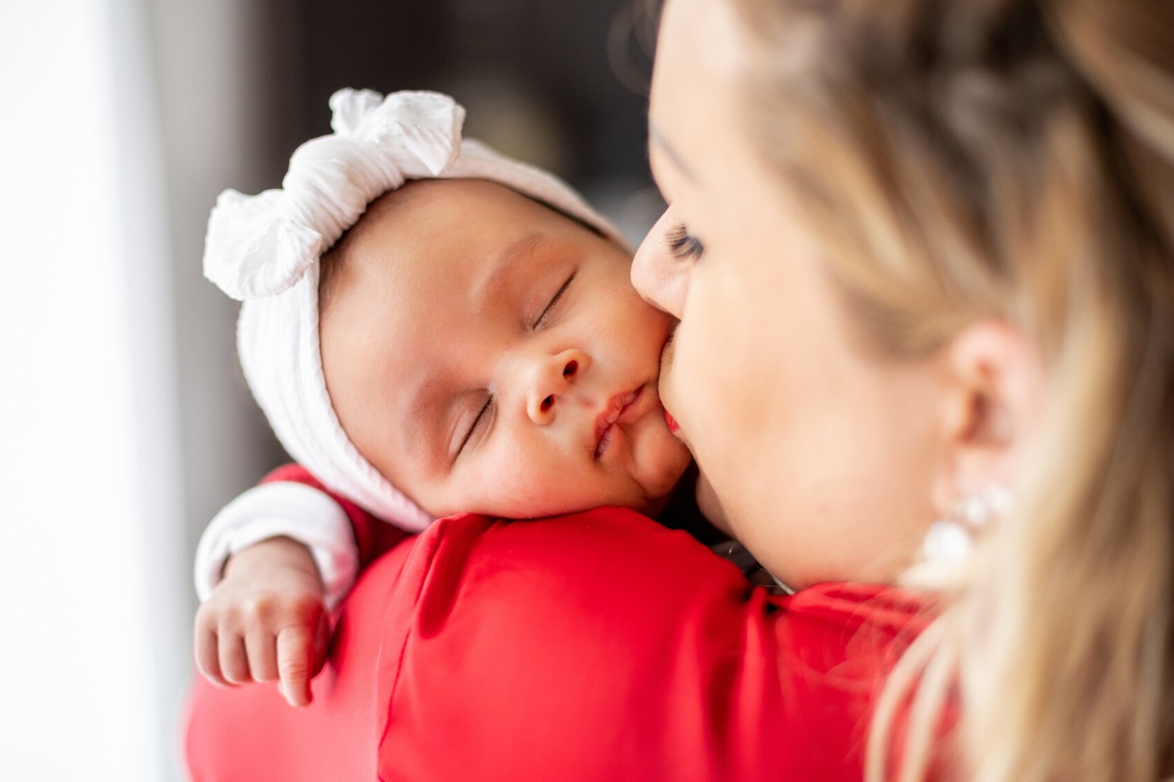 photographe nouveau ne bebe famille domicile seance lifestyle bretange dinan evran rennes amour ameliegraphie