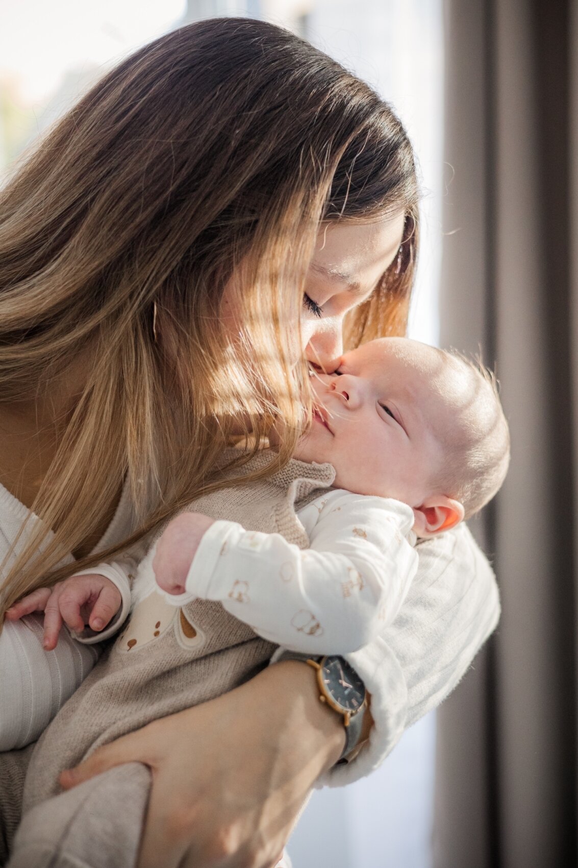 photographe nouveau ne famille domicile interieur bretange dinan evran rennes amour ameliegraphie