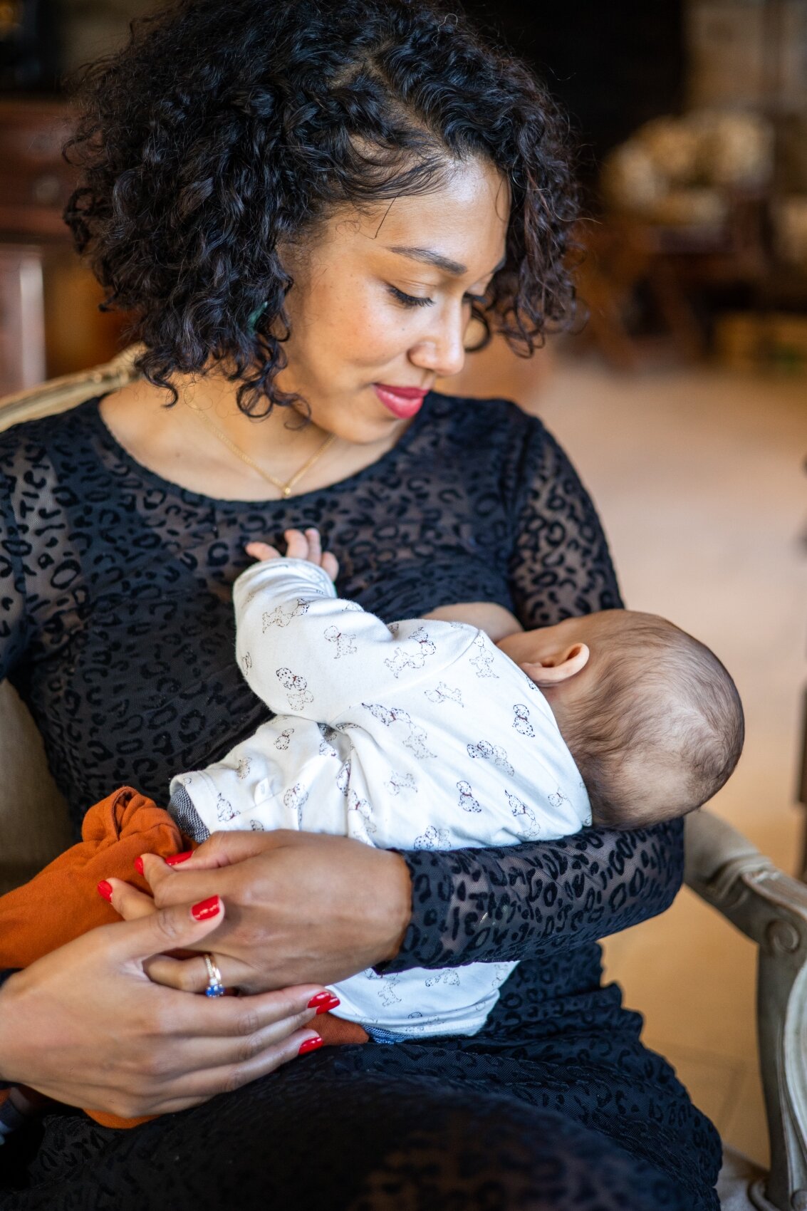 photographe nouveau ne maman domicile interieur bretange dinan evran rennes douceur ameliegraphie