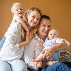 photographe seance famille domicile interieur dinan evran bretagne amour ameliegraphie