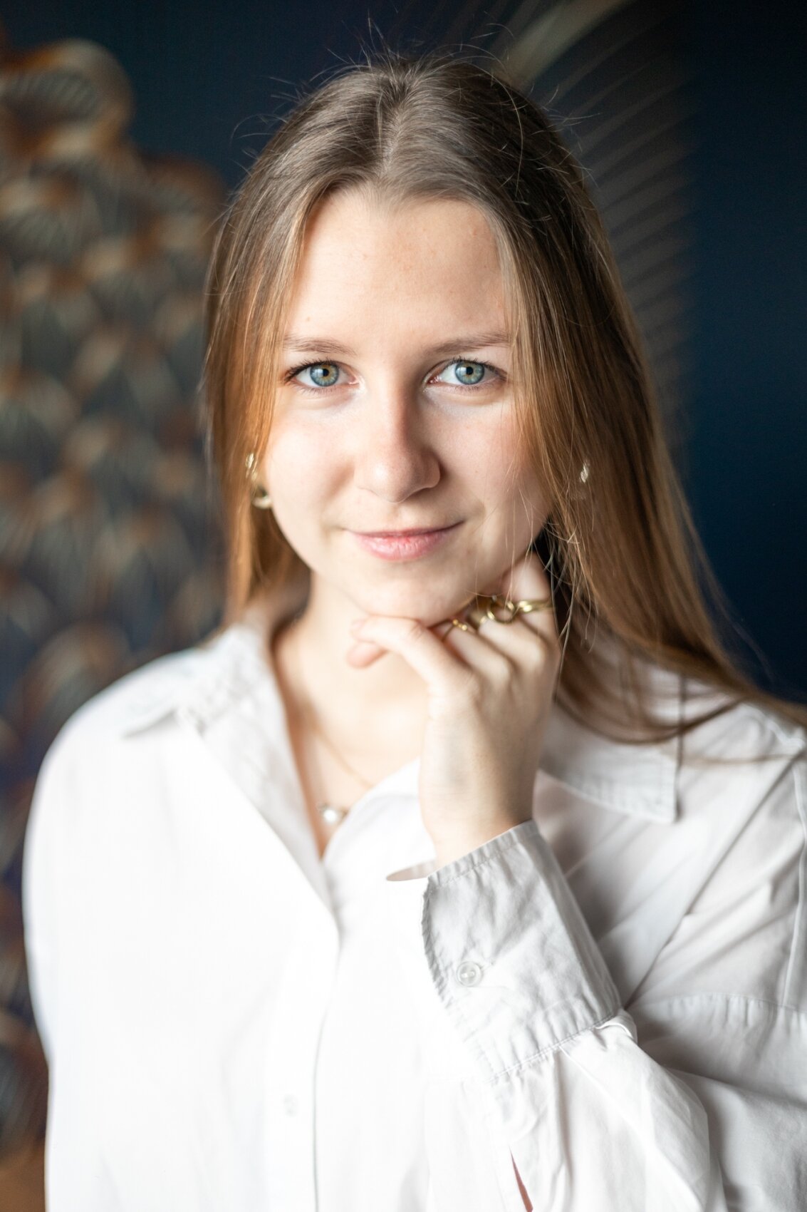 photographe seance portrait candidate cv entreprise business corporate pose naturelle femme professionnelle dinan rennes ameliegraphie