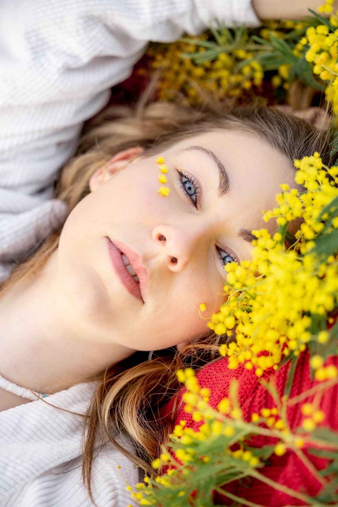 photographe shooting portrait artistique femme mimosa campagne bretange dinan saint malo ameliegraphie