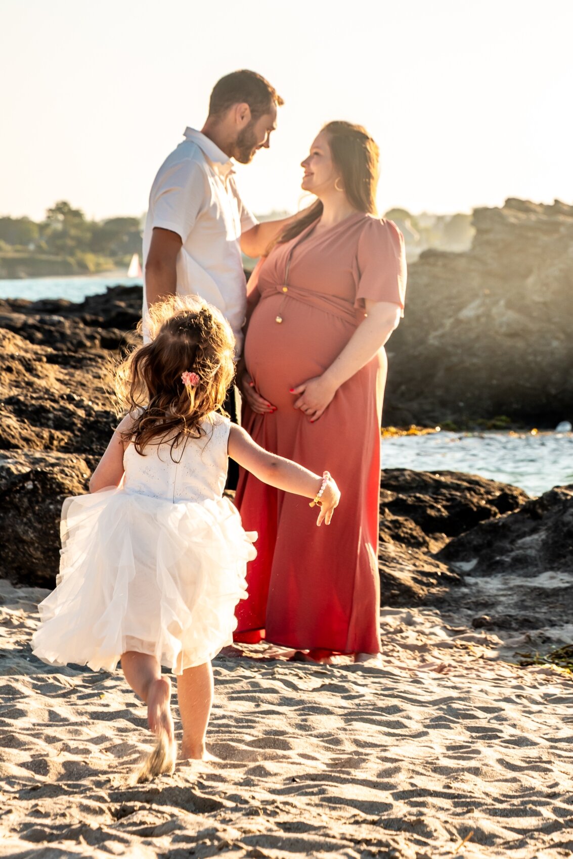 photographe grossesse bord de mer lancieux saint malo parents ameliegraphie