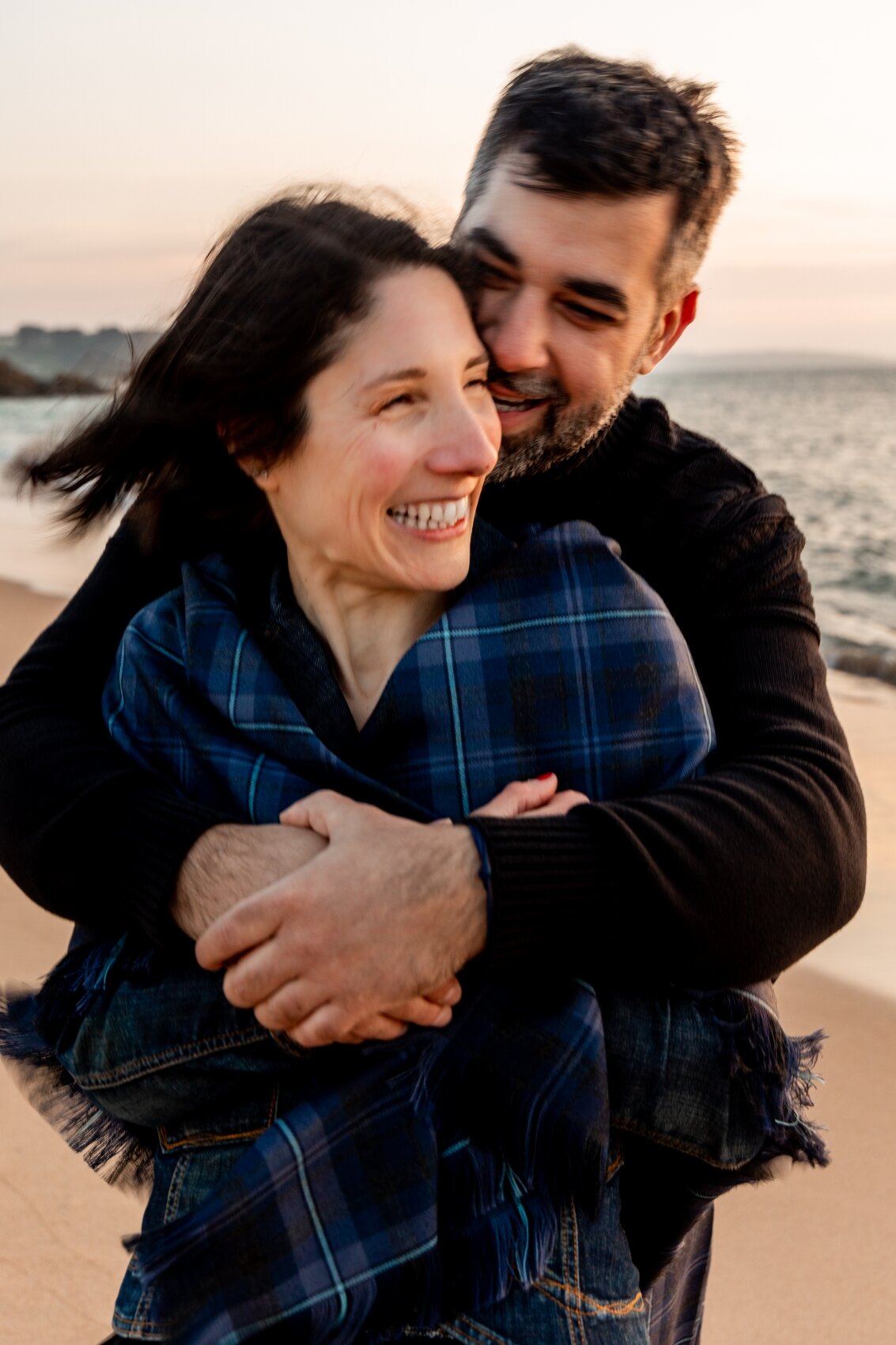 photographe mariage shooting lifestyle engagement amoureux fiancailles bord de mer saint malo cap frehel falaises intime dinan ameliegraphie
