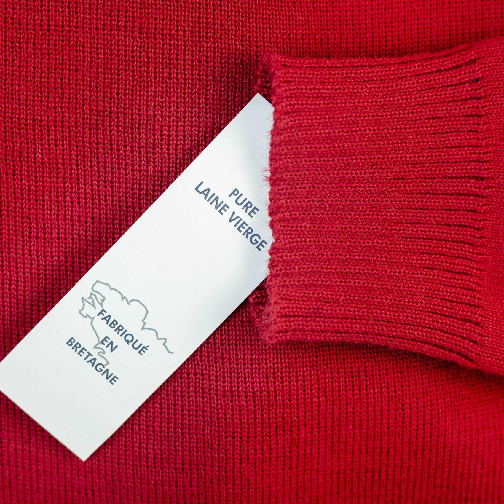 photographe produit reportage seance packshot brand marque pull baie des caps mode douce laine bretagne ethique dinan saint malo ameliegraphie