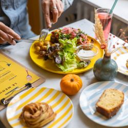 photographe reportage seance tourisme immo restauration restaurant dejeuner rouleau cannelle salade dinan saint malo ameliegraphie