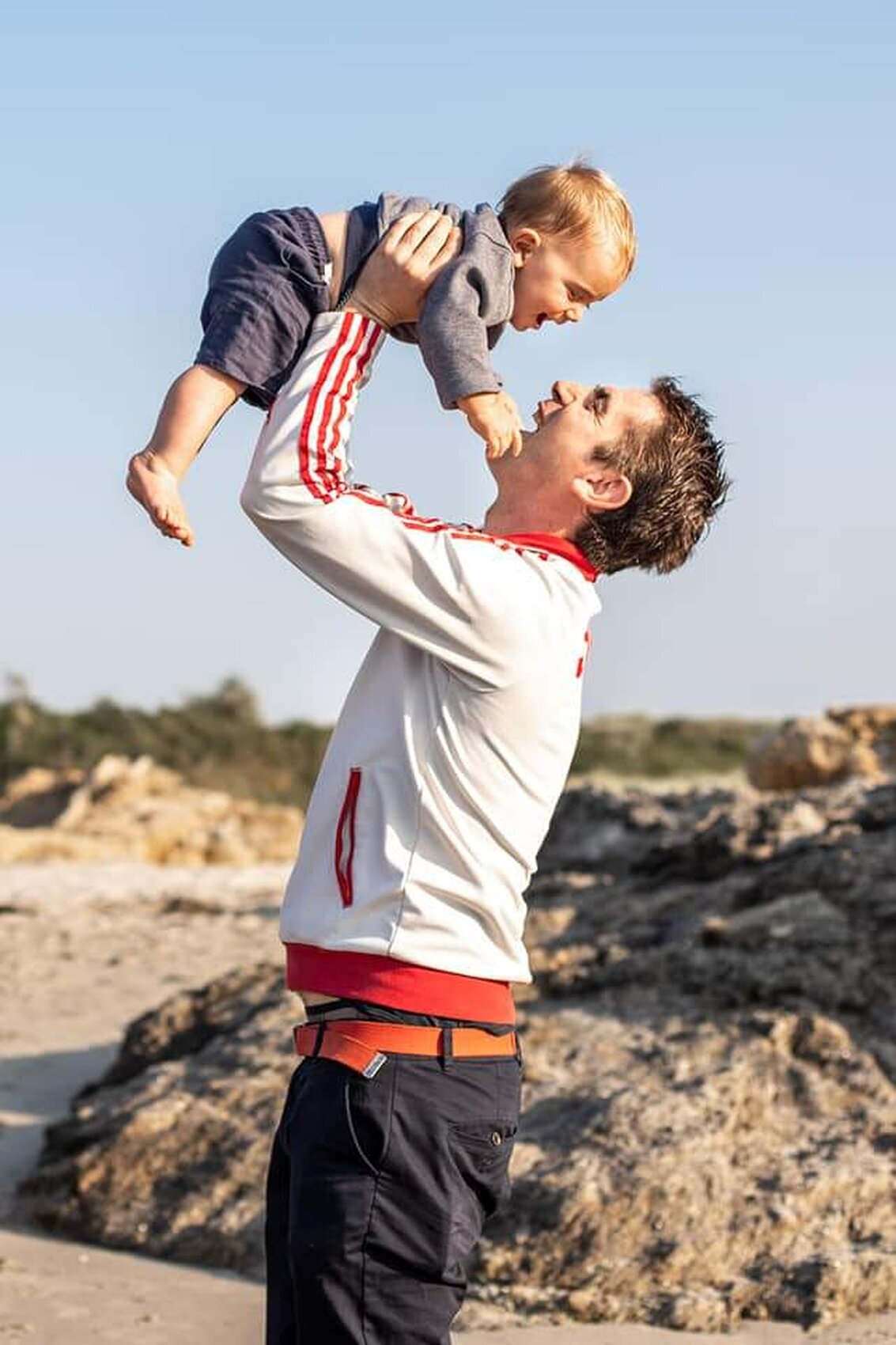photographe seance famille bord de mer lancieux saint lunaire bretagne joyeux fun ameliegraphie