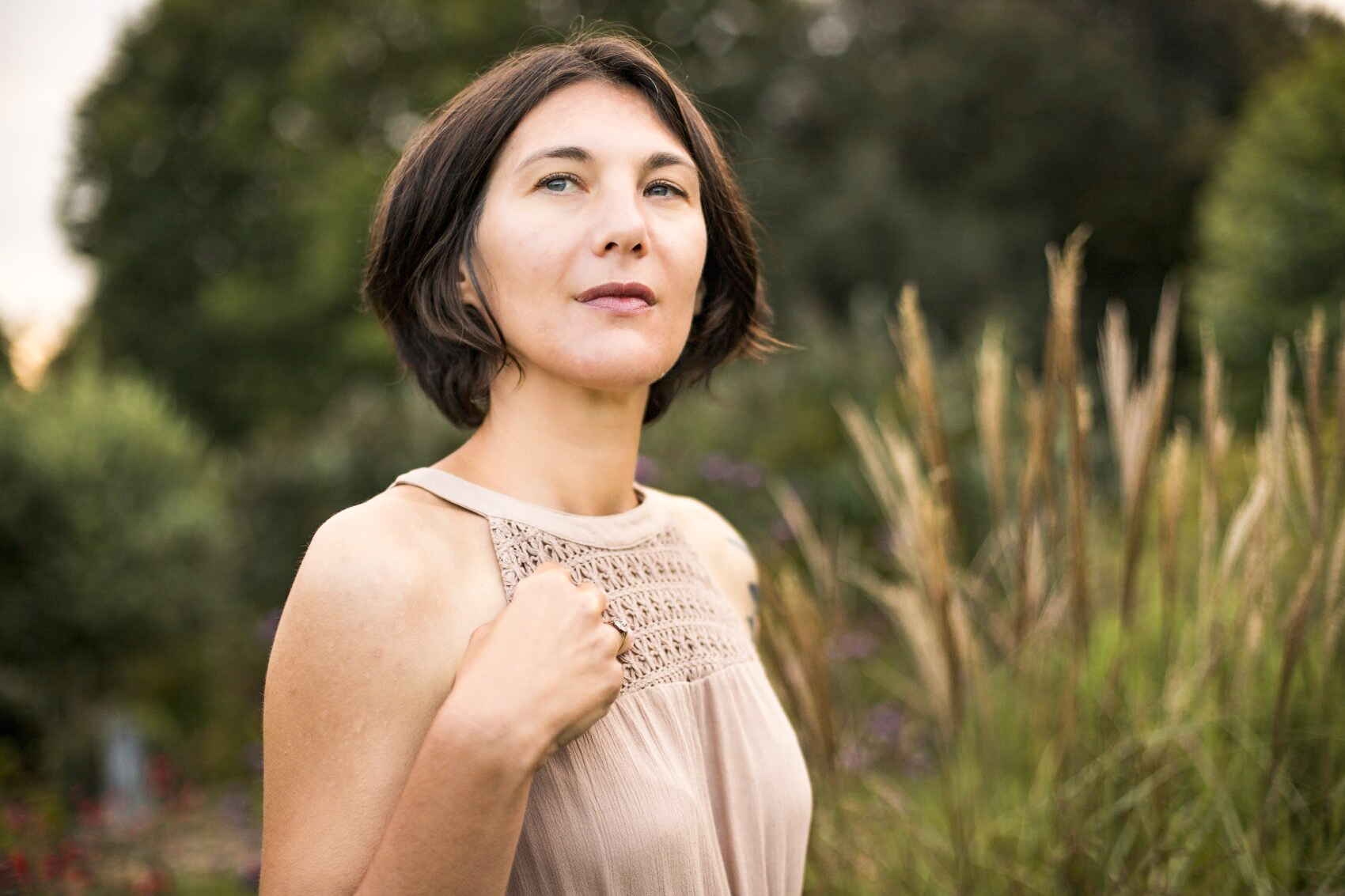 photographe seance portrait confiance en soi femme fille nature jardin bretange dinan domicile ameliegraphie