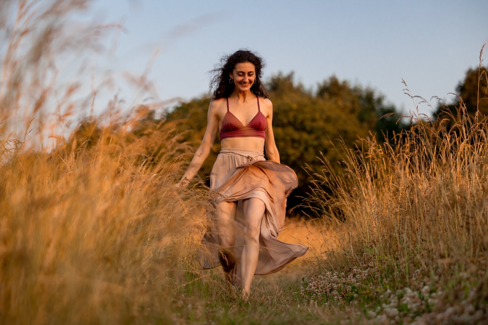 photographe seance portrait confiance en soi femme liberte campagne bretange dinan saint cast ameliegraphie