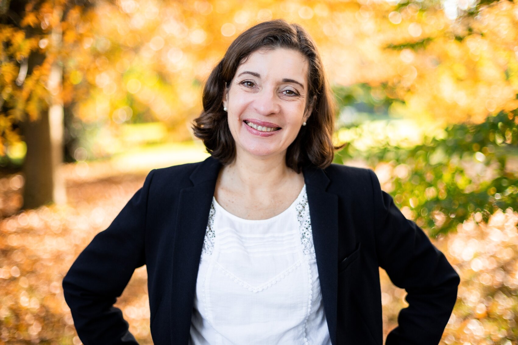 photographe seance portrait gerante entreprise business corporate pose naturelle femme professionnelle dinan rennes ameliegraphie