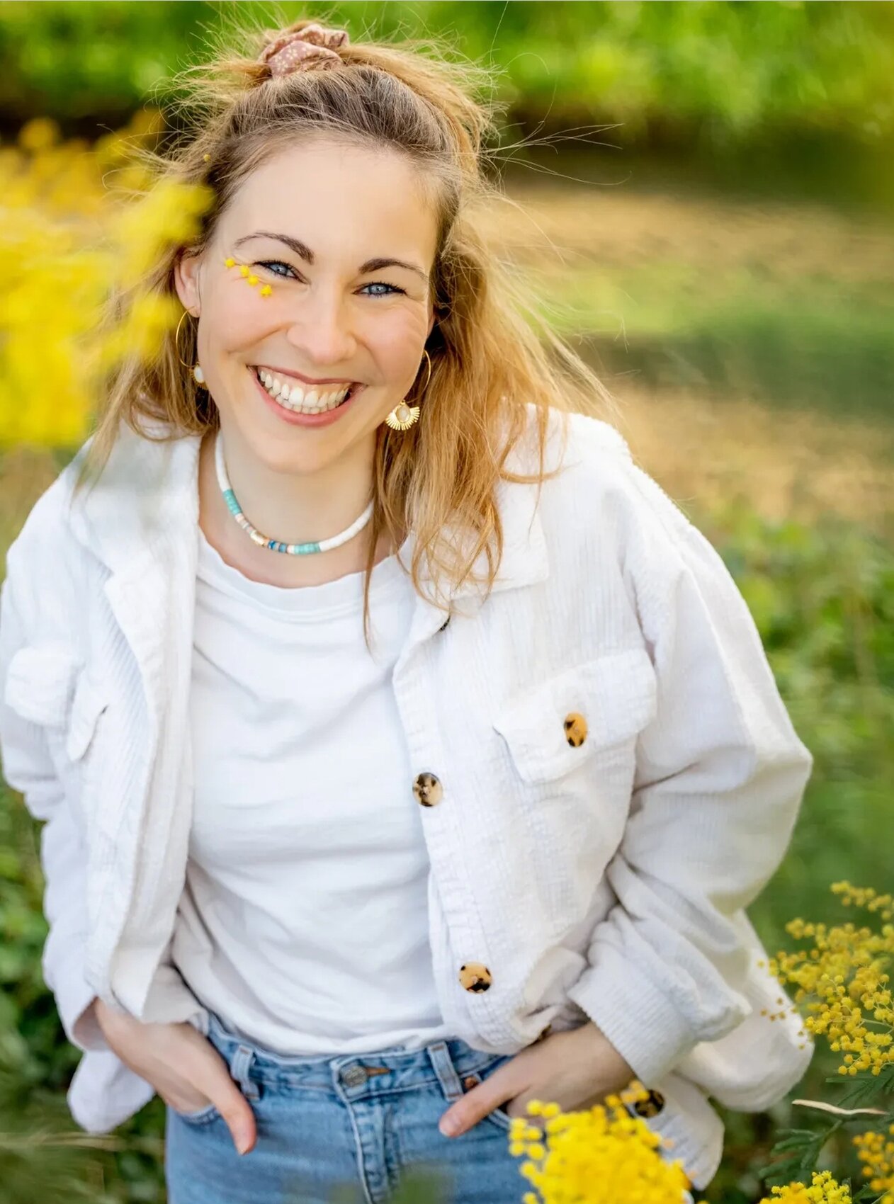 photographe seance portrait naturel femme mimosa campagne bretange dinan rennes ameliegraphie